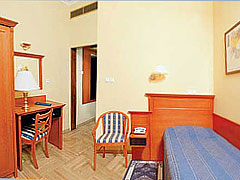 Dnipro Hotel 4 , Kiev, Ucrania