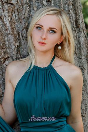 190110 - Alyona Edad: 28 - Ucrania