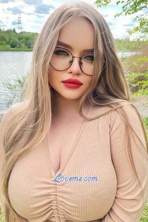 196530 - Daria Edad: 23 - Ucrania