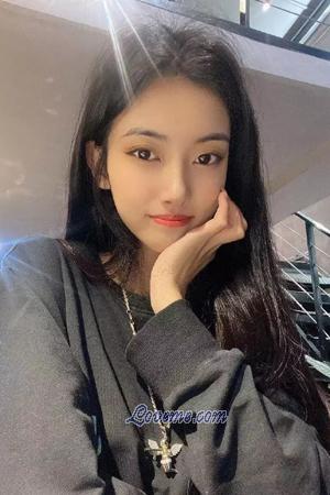 202583 - Jiayi Edad: 24 - China