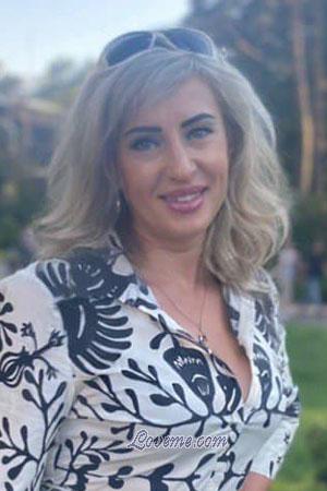 204334 - Lesya Edad: 48 - Ucrania