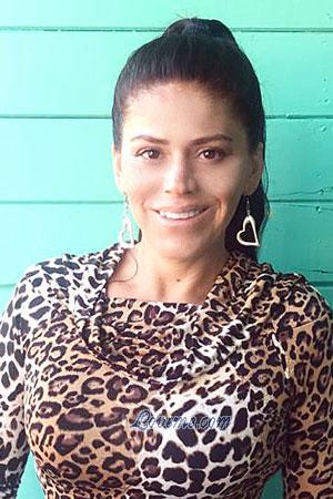 204575 - Silvia Edad: 43 - Costa Rica