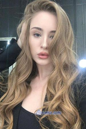 208347 - Anastasiia Edad: 21 - Ucrania
