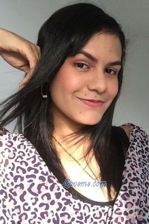 209219 - Michelle Edad: 28 - Colombia