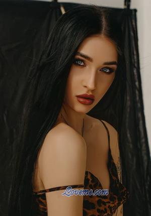 210005 - Yana Edad: 25 - Polonia