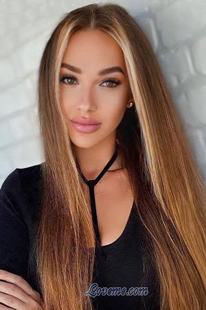 210334 - Yana Edad: 33 - Ucrania