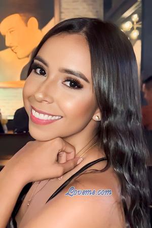 214306 - Laura Edad: 25 - Colombia