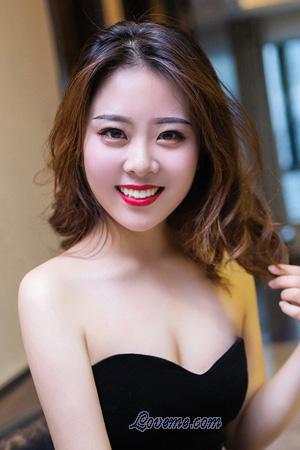 215610 - Lucy Edad: 25 - China