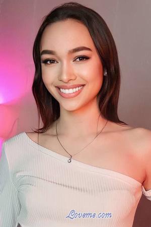 216211 - Ivanna Edad: 19 - Ucrania