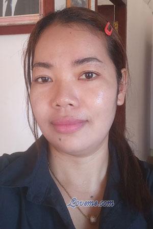 216733 - Sreynor Edad: 40 - Cambodia