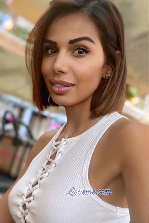 217857 - Alexandra Edad: 34 - Rumania