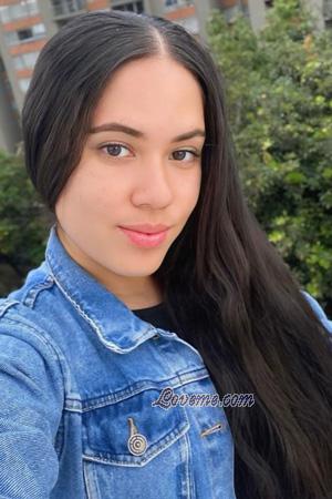 222051 - Johanna Edad: 23 - Colombia