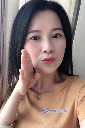 229276 - Sylvia Edad: 46 - China